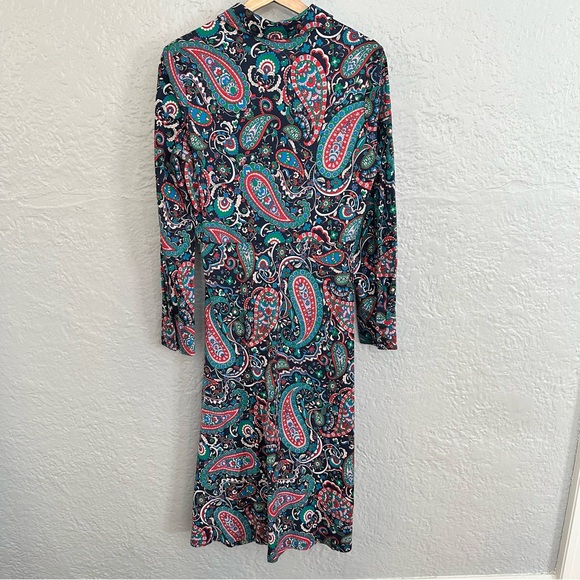 Laura Jersey Midi Shirt Dress
Navy, Paisley Paradise - Picture 10 of 16